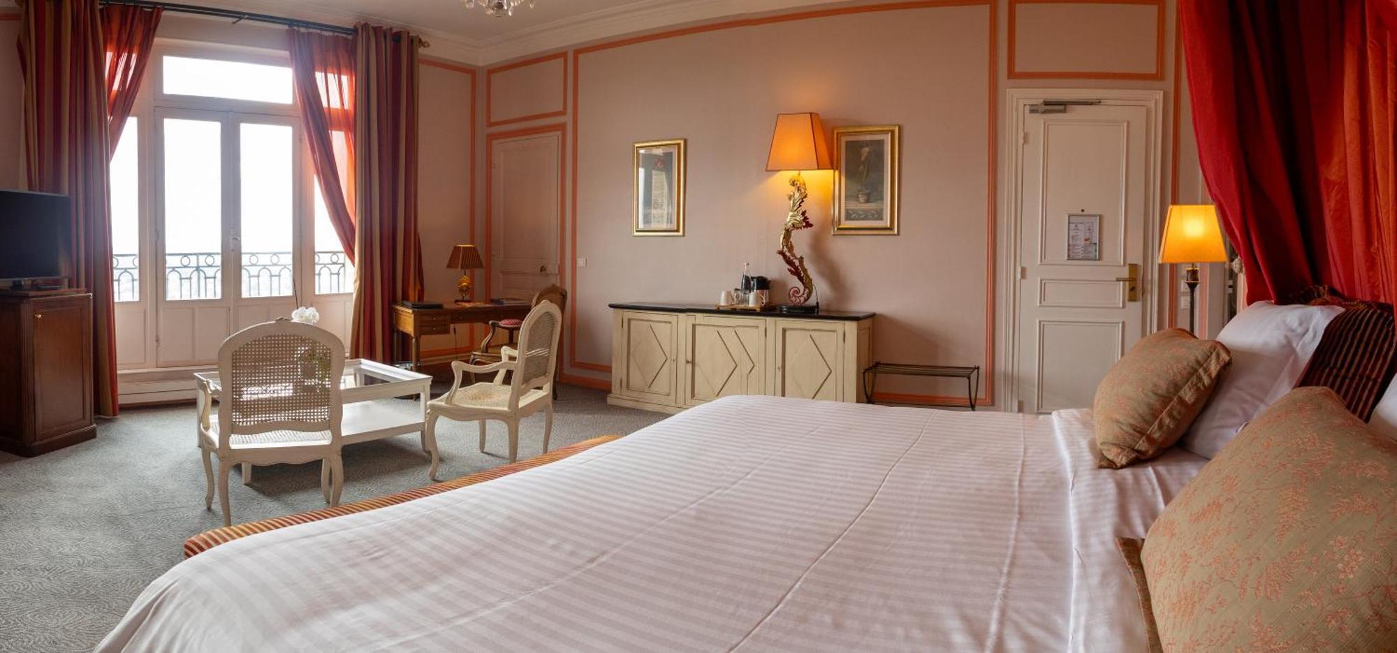 Pavillon Henri Iv Hotel
