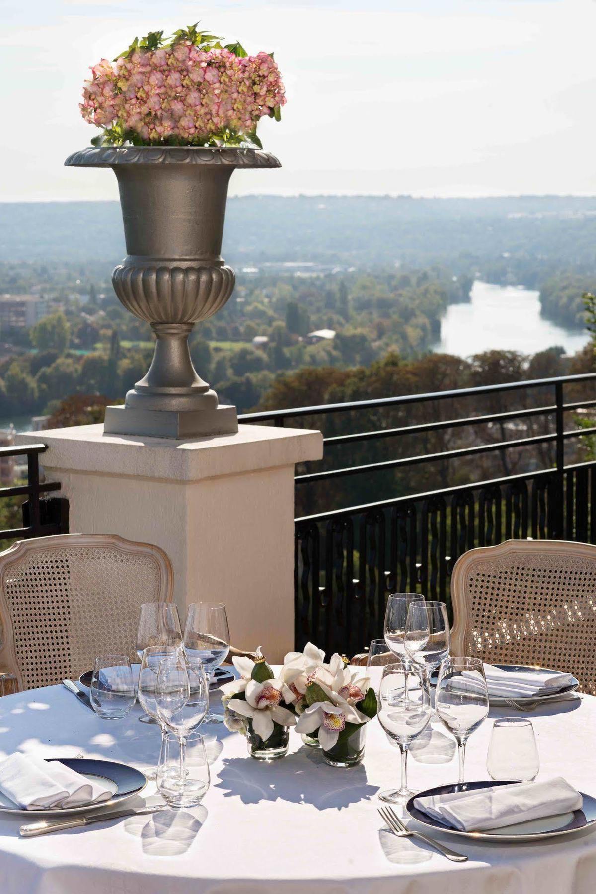 Hotel Pavillon Henri Iv Restaurant Gastronomique Terrasse Saint-Germain-en-Laye
